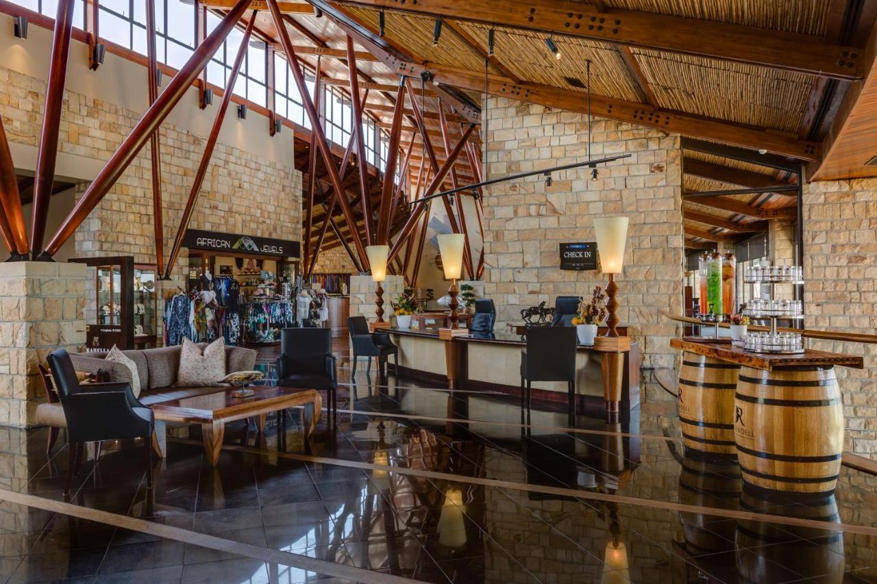 Arabella Hotel, Golf And Spa Hermanus Exterior photo The interior of the tasting room at the J. Lohr Winery