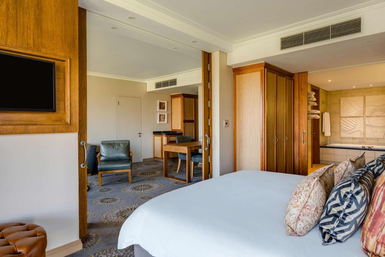 Arabella Hotel, Golf And Spa Hermanus Exterior photo A suite at the Taj Mahal Palace