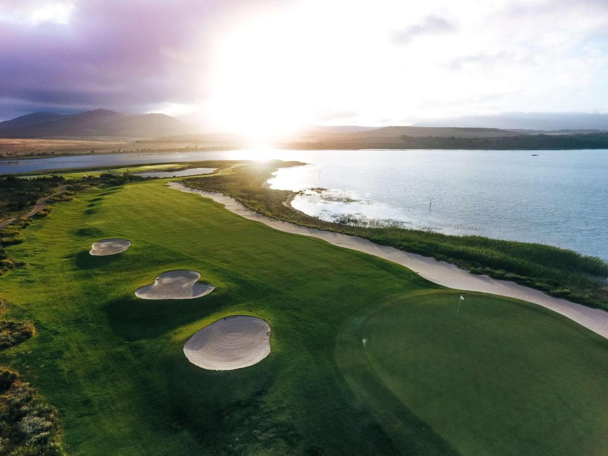 Arabella Hotel, Golf And Spa Hermanus Exterior photo Aerial view of the 18th hole at Torrey Pines