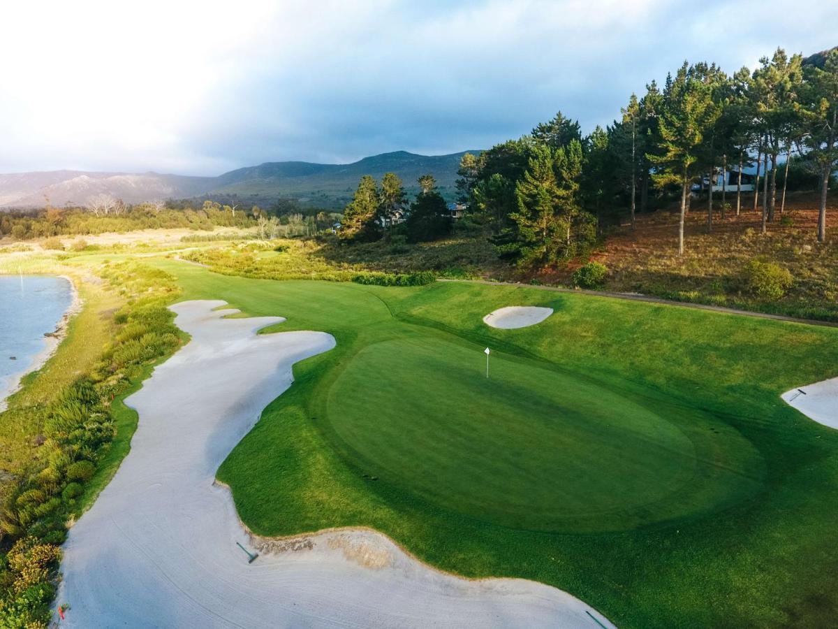 Arabella Hotel, Golf And Spa Hermanus Exterior photo Golf course at the West Cliffs