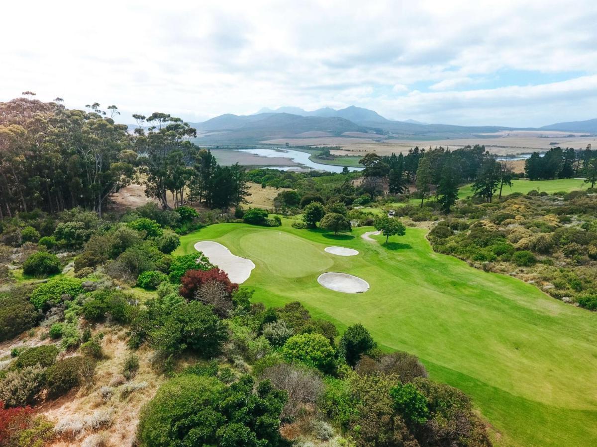 Arabella Hotel, Golf And Spa Hermanus Exterior photo The 18th hole at the Links