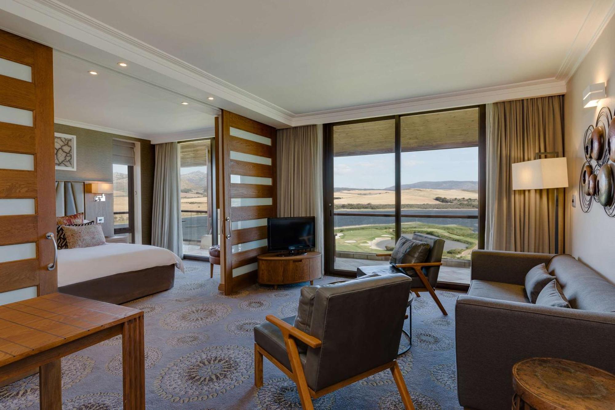 Arabella Hotel, Golf And Spa Hermanus Exterior photo A suite at the Fairmont Scottsdale Princess