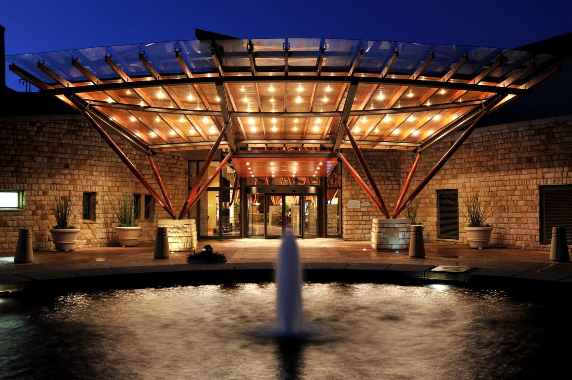 Arabella Hotel, Golf And Spa Hermanus Exterior photo The entrance to the resort