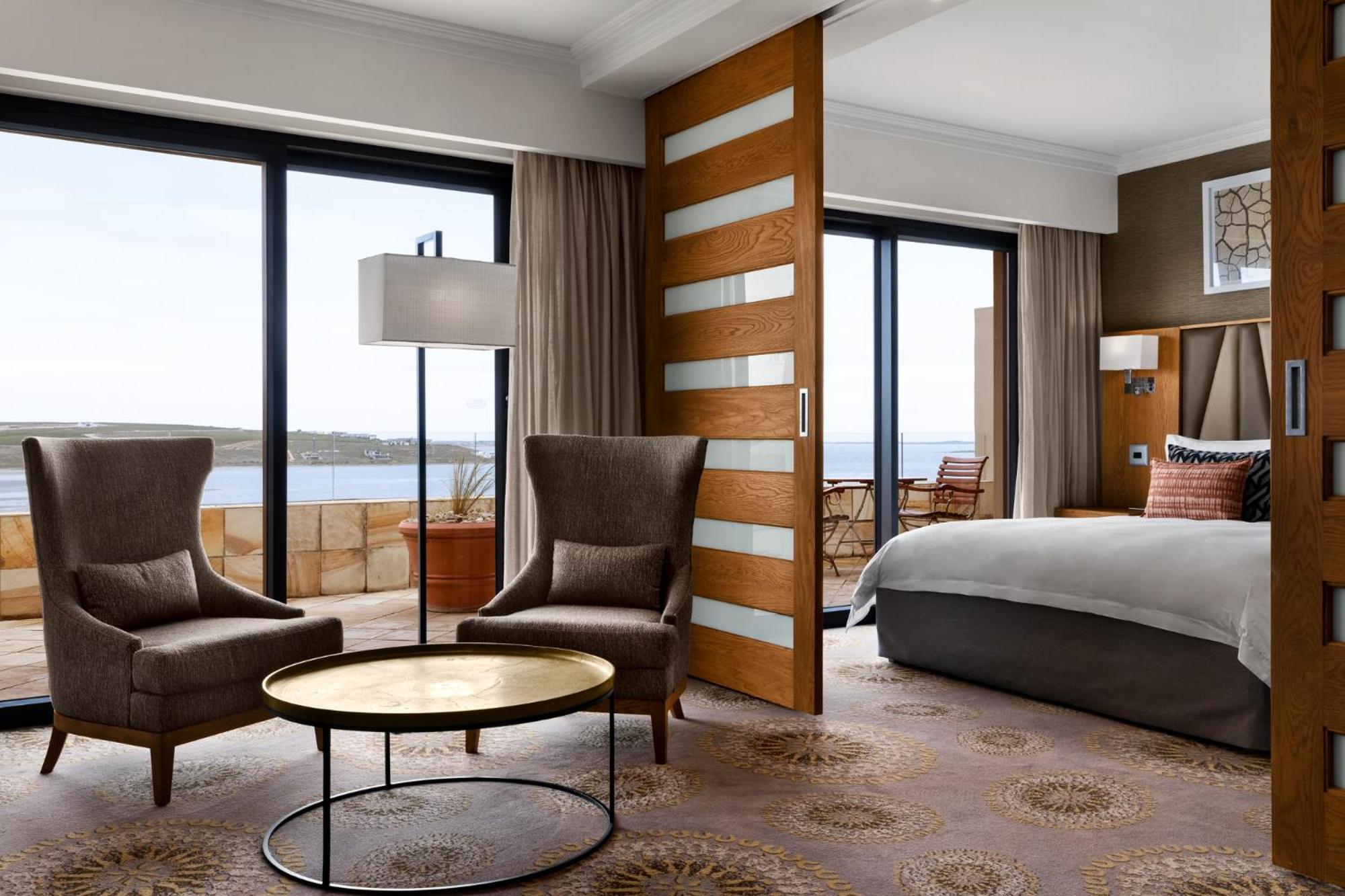 Arabella Hotel, Golf And Spa Hermanus Exterior photo A guest room at the Westin Athens